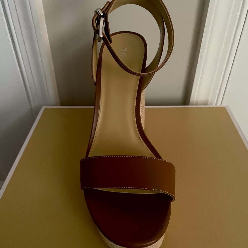 Mk platform heel sandal - Picture 2 of 5